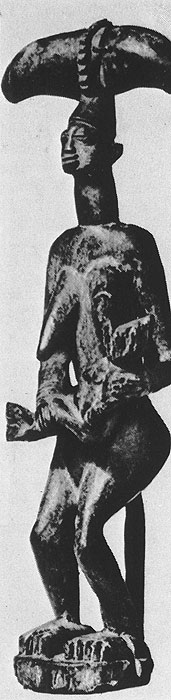 229 Жрица Шанго. Дерево. Народность йоруба, Нигерия. Музей примитивного искусства, Нью-Йорк