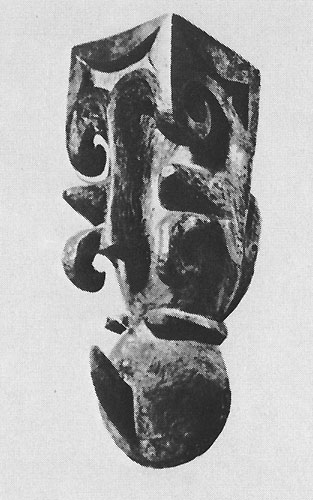 241 Маска водяного духа общества огбукеле. Дерево. Народность игбо, Нигерия. Британский музей, Лондон