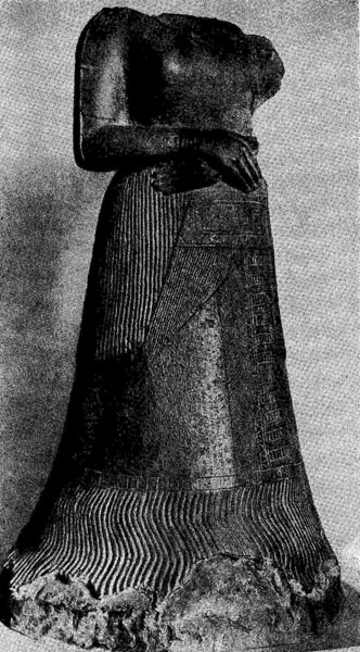 25а. Статуя Напир-Асу, царицы Элама из Суз. Бронза. 15 - 12 вв. до н. э. Паририж. Лувр.
