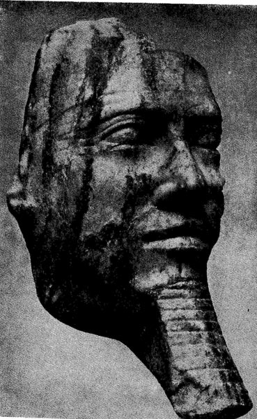 47а. Голова статуи фараона IV династии (возможно, Хафра). Диорит. Первая половина 3 тыс. до н. э. Лейпциг. Университет.