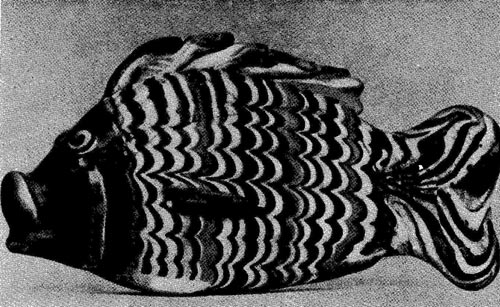 88а. Сосуд в форме рыбы из Ахетатона (Эль-Амарны). Цветное стекло. XVIII династия. Начало 14 в. до н. э. Лондон. Британский музей.