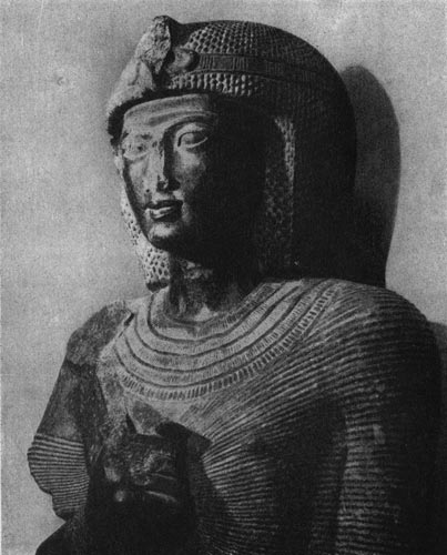 98а. Статуя Рамсеса И.   Фрагмент. 13 в. до н. э. Каир. Музей.