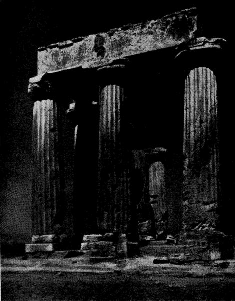 115. Храм Аполлона в Коринфе. Конец 6 в. до н. э.