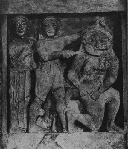 120б. Персей, убивающий Медузу. Метопа храма «С» в Селинунте. 7 - 6 вв. до н. э. Известняк. Палермо. Национальный музеи.
