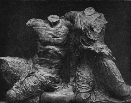 172.     Фидий  и  его  ученики.  Кекроп и   его   дочь   Пандроса    с   западного фронтона Парфенона. Мрамор. Афины. Парфенон.