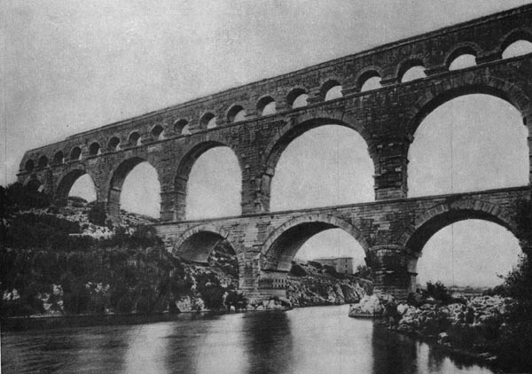 286.    Гардский мост (акведук) в Ниме (южная Франция). 1 или 2 в. н. э.