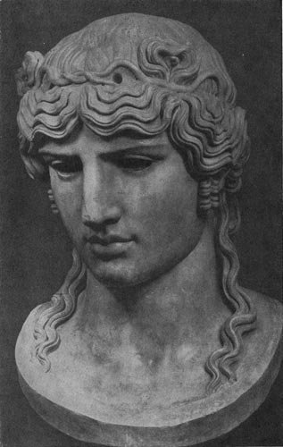 292б. Голова колоссальной статуи Антиноя в виде Диониса. Мрамор. Первая половина 2 В. Рим. Ватикан.