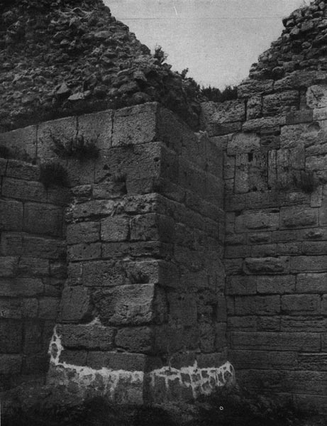 311.    Крепостные стены Херсонеса. 5 в. н. э.