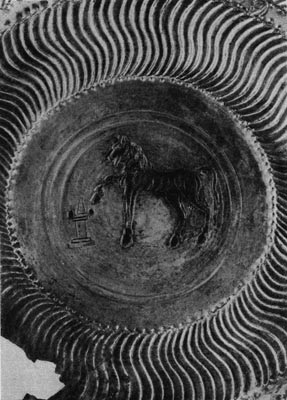 3286. Серебряная чаша с изображением коня Из погребения питиахша (правителя) Берсума в Армазис-хеви. Середина 3 в.н. э.  Тбилиси.  Музей Грузии.