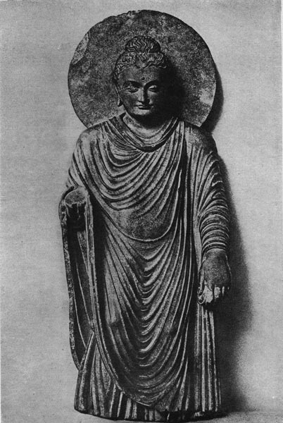 364. Статуя   Будды  из Гандхары. 2-3 вв. н. э.  Лахор.  Музей.