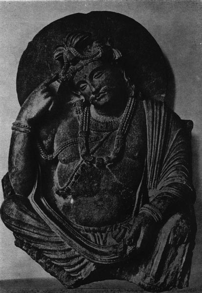 365. Статуя Авалокитешвары из Гандхары. 2-3 вв. н. э. Берлин.