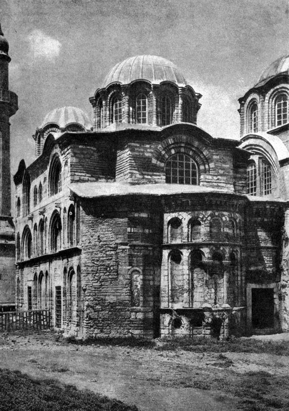 40.  Церковь Паммакариста (Фетие-Джами) в Константинополе. 2-я половина 13- начало 14 в. Вид с юго-востока.