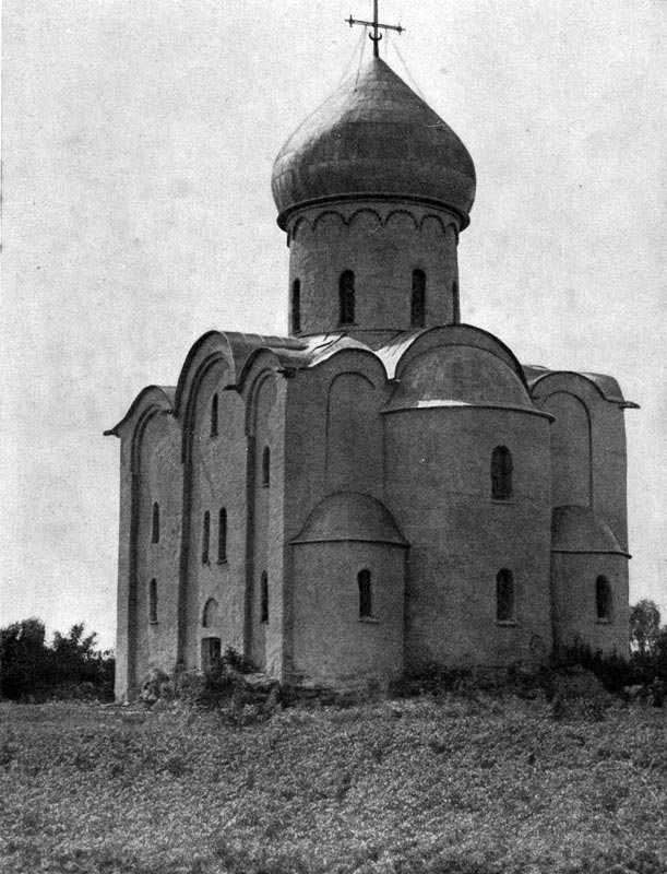 90.  Церковь Спаса Нередицы близ Новгорода.Вид с юго-востока.