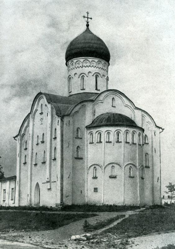 117.  Церковь Федора Стратилата на Ручье в Новгороде. 1361 г. Вид с юго-востока.