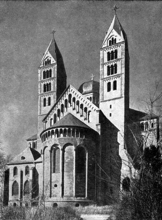 249 б. Собор св. Марии и св. Стефана в Шпейере. Начат в 11 в. Западный фасад.