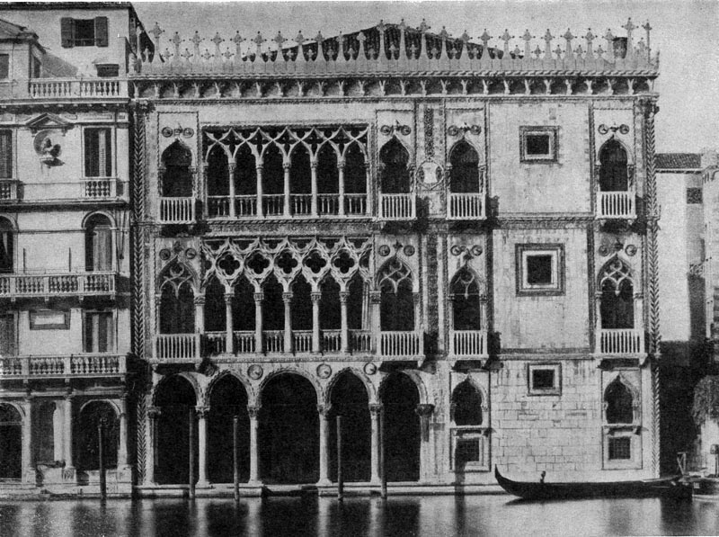 349.  Палаццо   Ка д'Оро   в   Венеции.   Начало 15 в. Фасад.