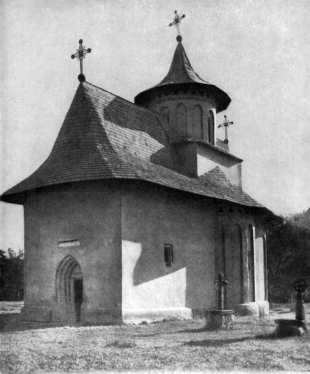391. Церковь   монастыря в Пэтруэце.   Вид с юго-запада.