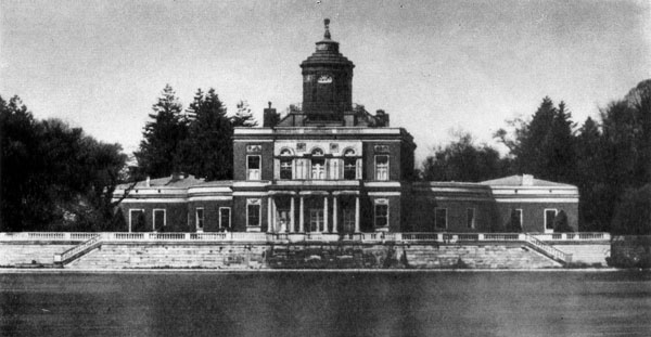  9. .   . .    .   1787 . (Architectes K. Gontard et K. Langhans. Le Palais de marbre. Potsdam. Mis en chantier en 1787. ) 