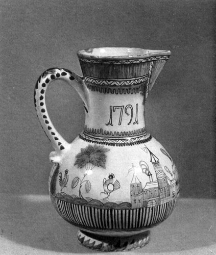  20. .  . 1791 . ,  .(Cruche, Ceramiques de Gjelsk. 1791. Musee d'histoire, Moscou.)